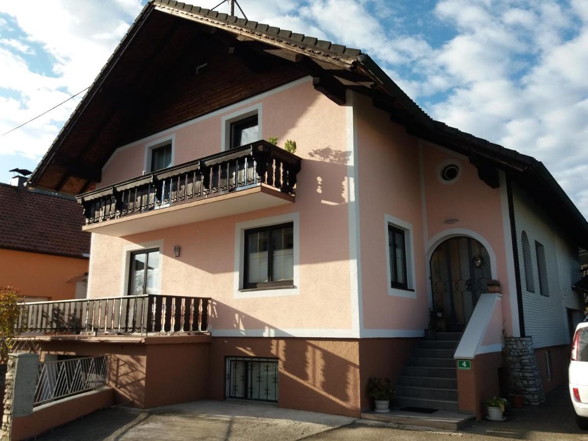 Wohnung Mit Charme In Pinsdorf Екстериор снимка