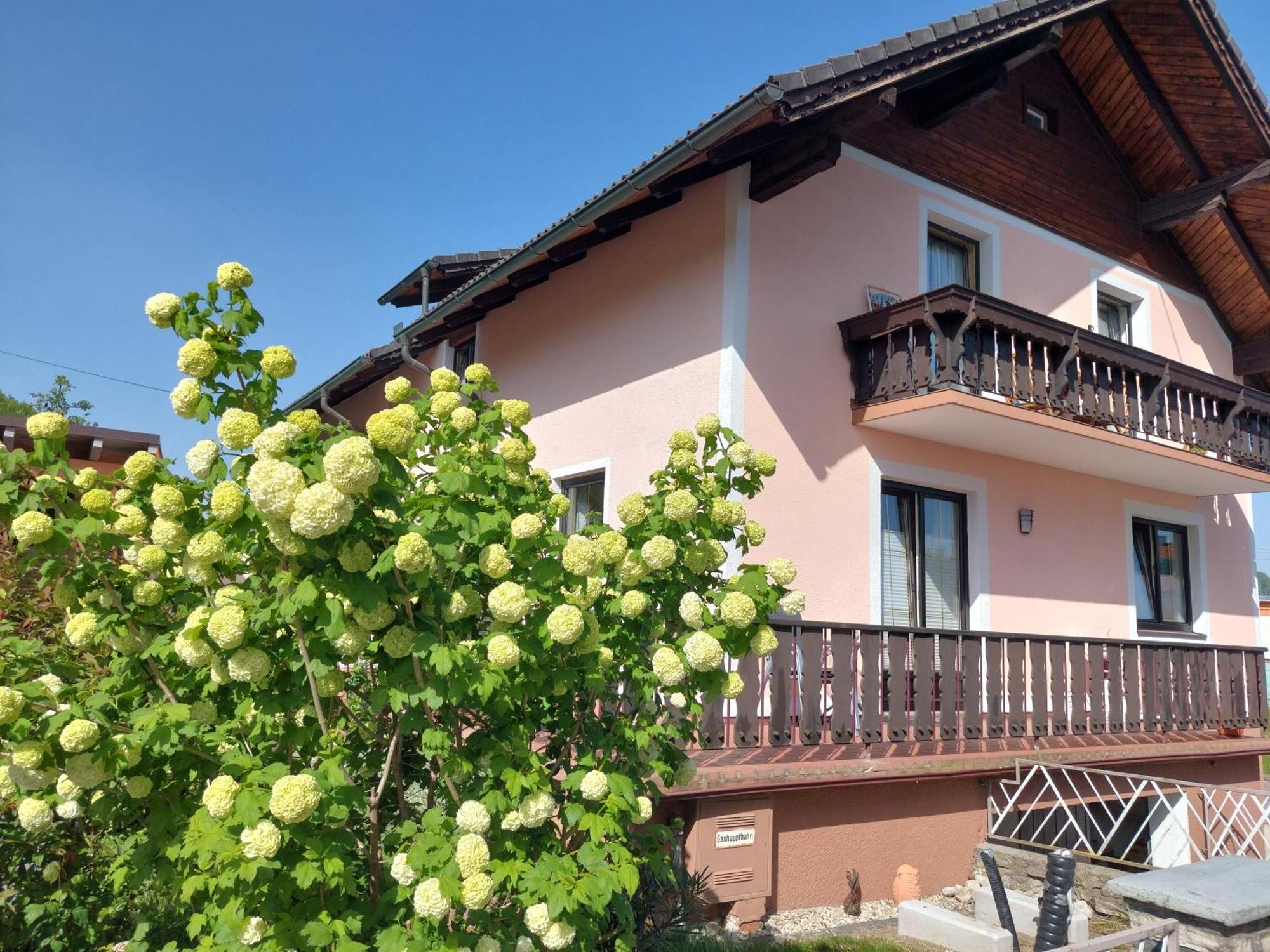 Wohnung Mit Charme In Pinsdorf Екстериор снимка